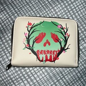 Brand New 🍎 Disney Villain 🧙 wallet